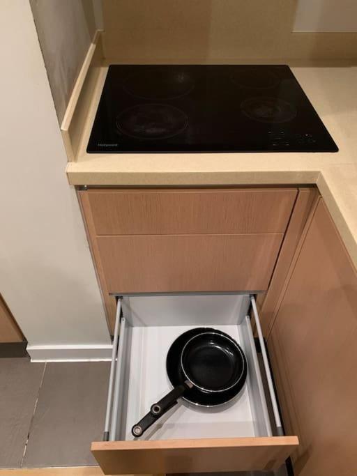 Stunning 2 Bed Flat! Centrally Located In London, Uk! Экстерьер фото