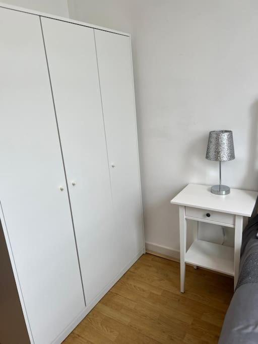 Stunning 2 Bed Flat! Centrally Located In London, Uk! Экстерьер фото