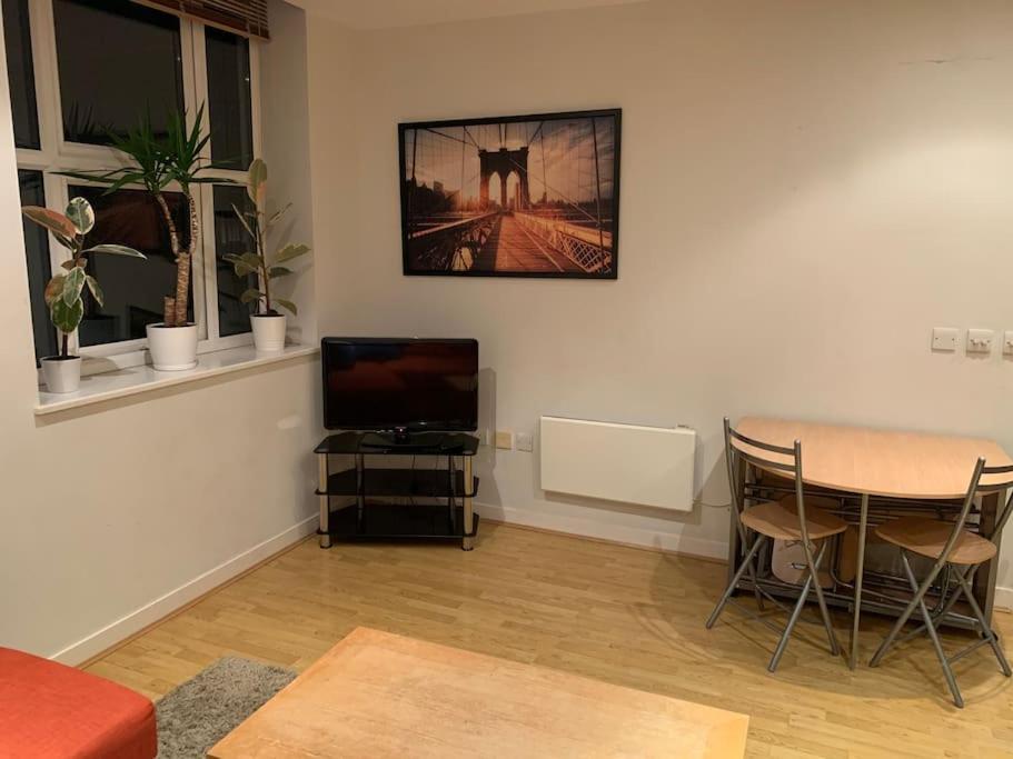 Stunning 2 Bed Flat! Centrally Located In London, Uk! Экстерьер фото