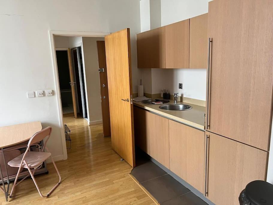 Stunning 2 Bed Flat! Centrally Located In London, Uk! Экстерьер фото